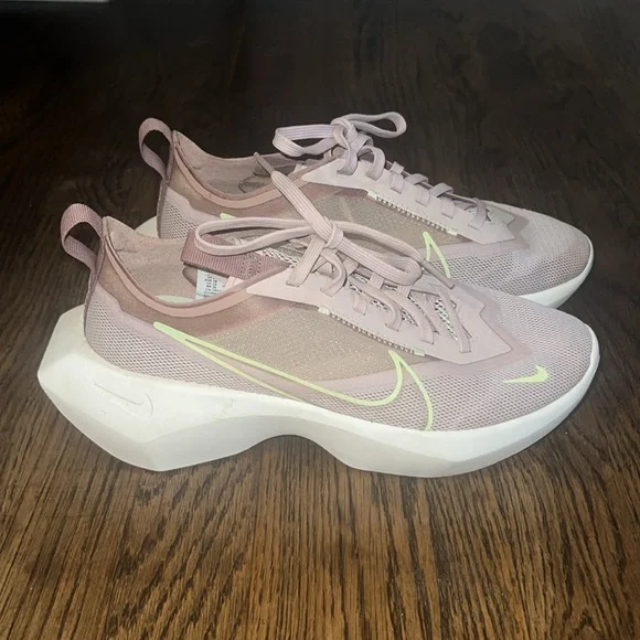 NIKE Vista Lite “Fossil Stone/Desert Dust/Volt” Size 7US - Picture 4 of 7